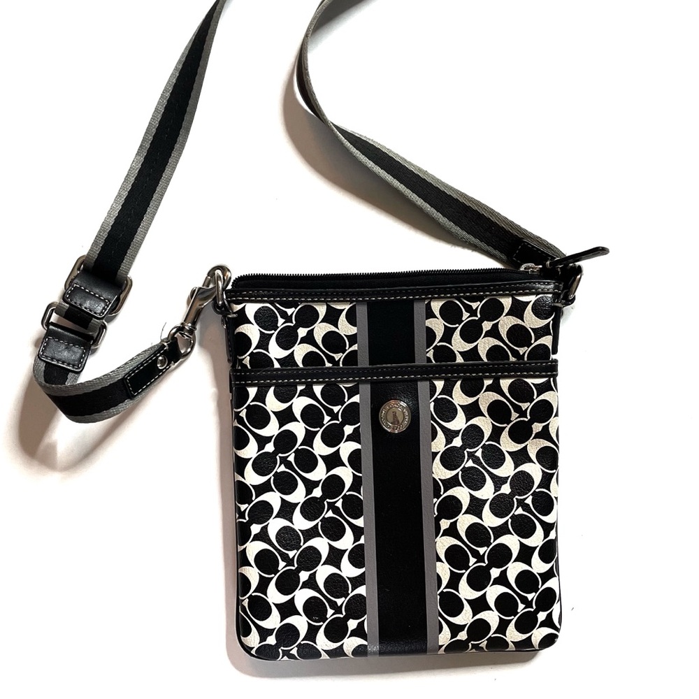 Vintage Coach signature leather crossbody bag